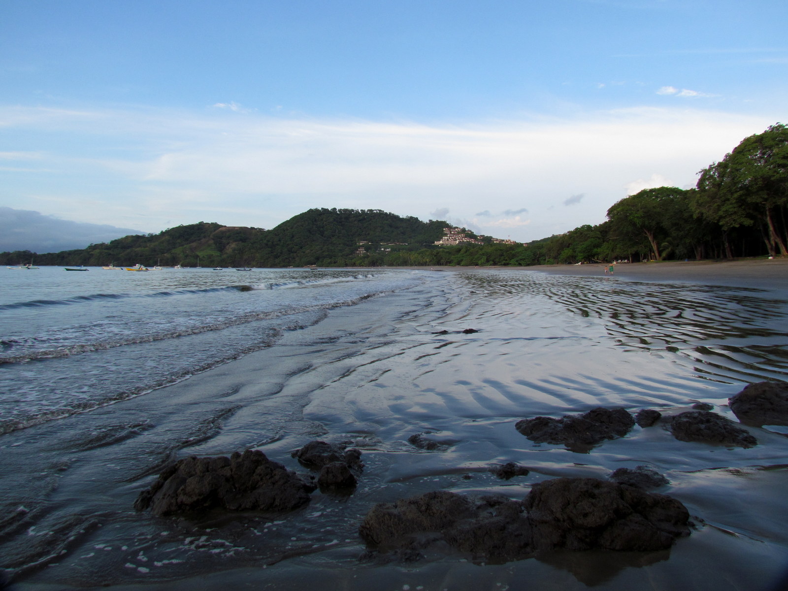 1600x1200 Playa Hermosa Guanacaste