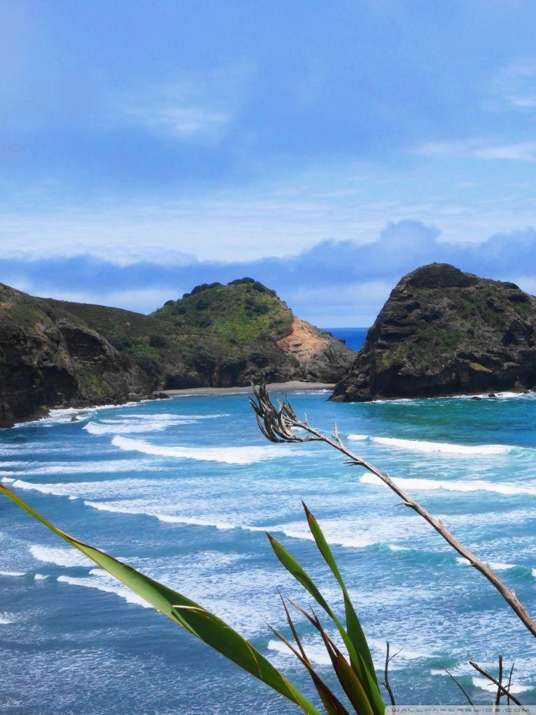 768x1024 Piha Beach, New Zealand Ultra HD Desktop Background Wallpaper