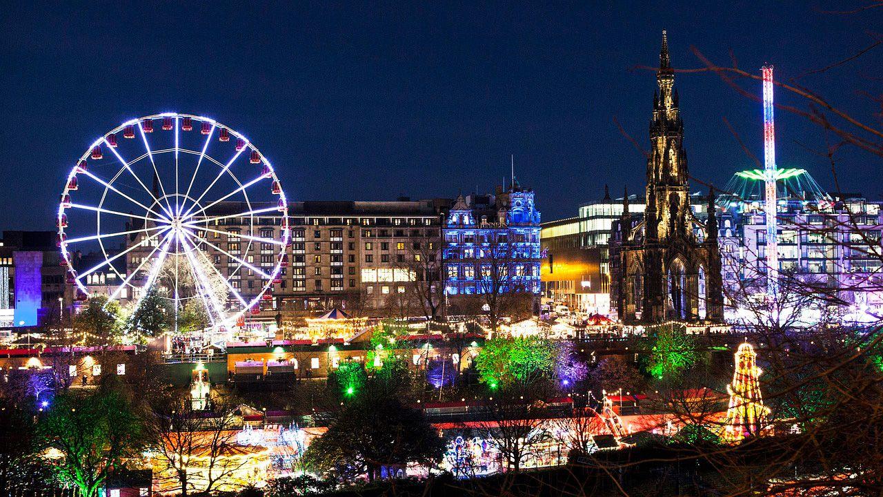 1280x720 Edinburgh at Christmas: A Fairytale Setting