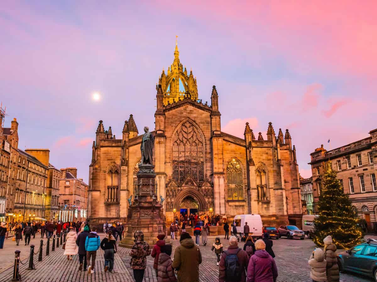 1200x899 Things to Do in Edinburgh in Winter for Solo Travelers