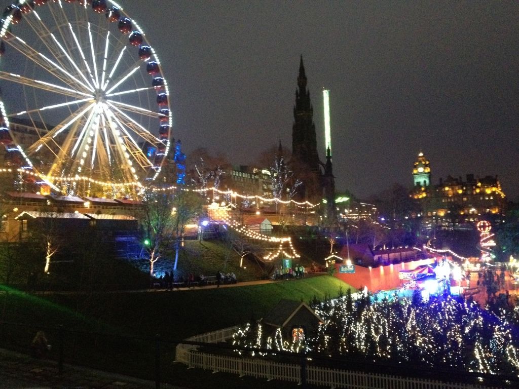 1024x768 Are Edinburgh's Christmas lights sustainable?