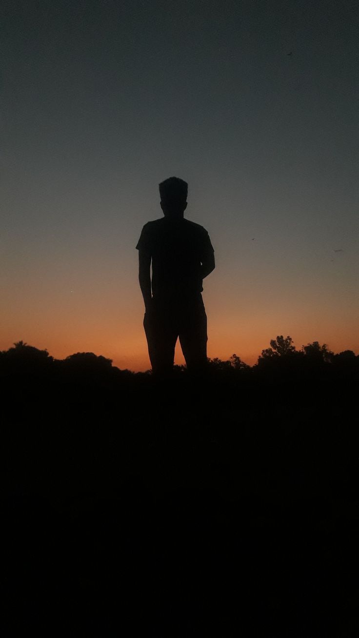 736x1308 Sunset wallpaper for boys. Man silhouette photography, Silhouette photography men, Boy blurred pic