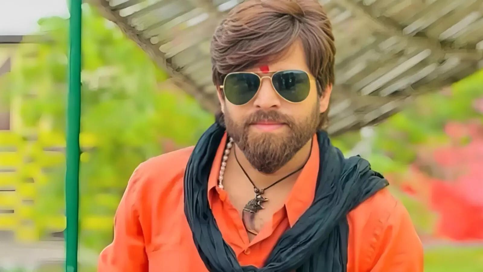 1600x900 हरियाणवी सिंगर मासूम शर्मा ने पूर्व सरपंच को स्टेज से उतारा, बड़े भाई को मांगनी पड़ी माफी, जानें पूरा मामला singer masoom sharma ex sarpanch controversy