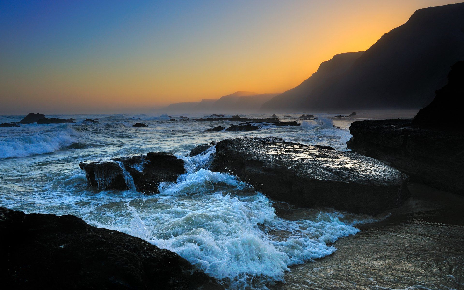 1920x1200 2K Quad HD Seascape: Cold Mountain Waves at Sunsetx1600