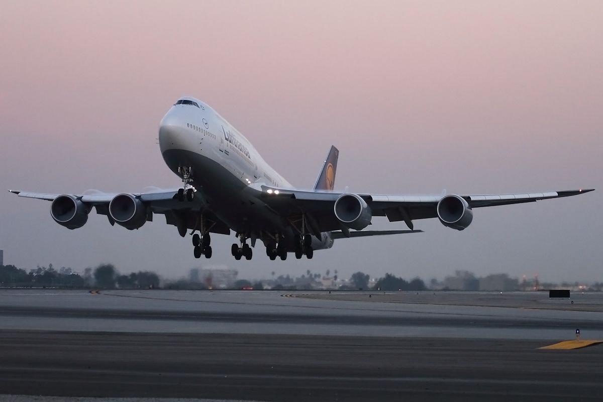 1200x800 Queen Of The Skies Review: Flying Upstairs On The Lufthansa 747 8 Intercontinental