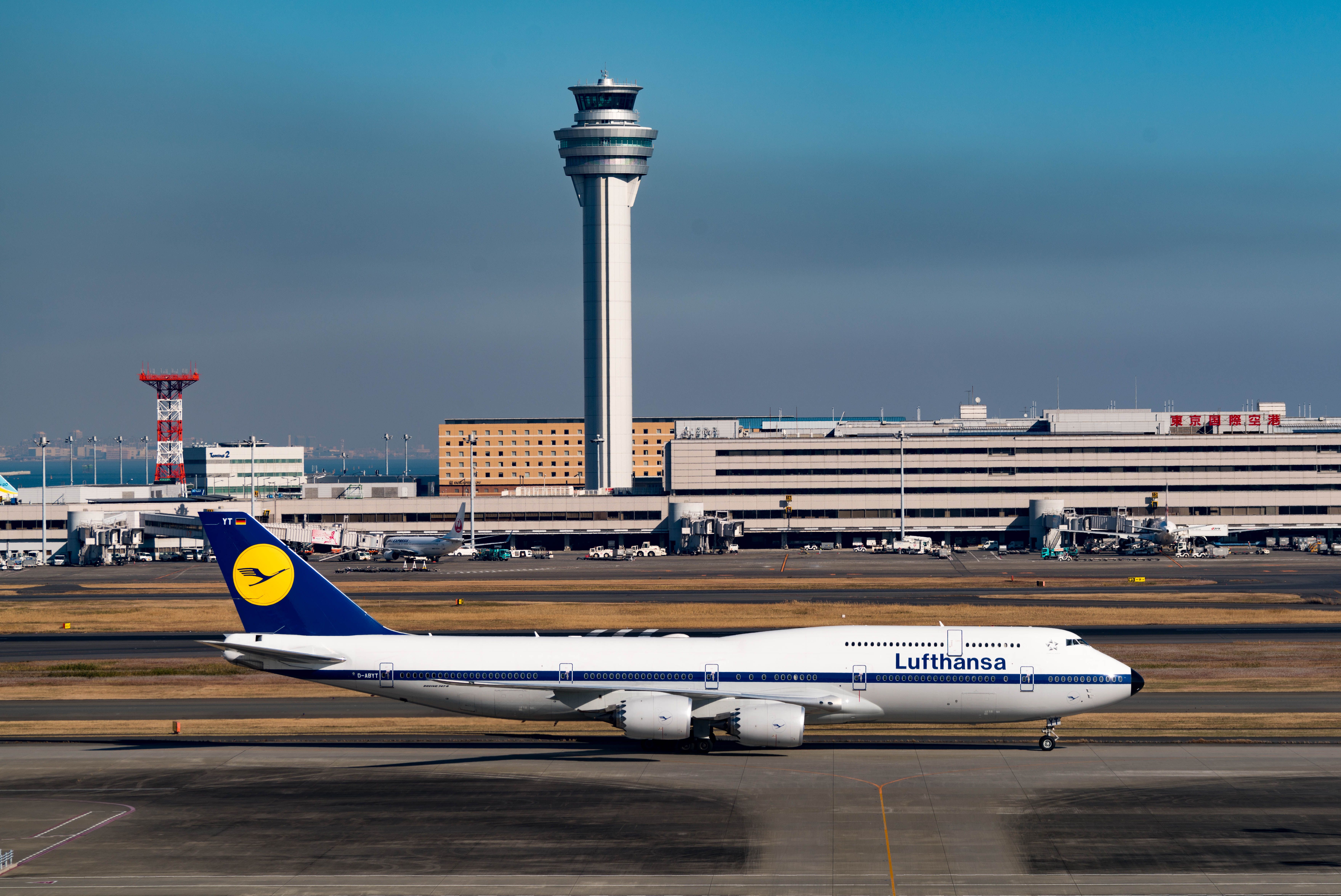 7036x4704 Lufthansa (Retro livery), Boeing 747- D