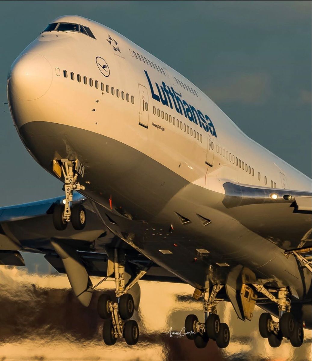 1037x1200 Discover 100 sky queen and boeing 747 front ideas boeing planes, 747 front view, lufthansa planes and more