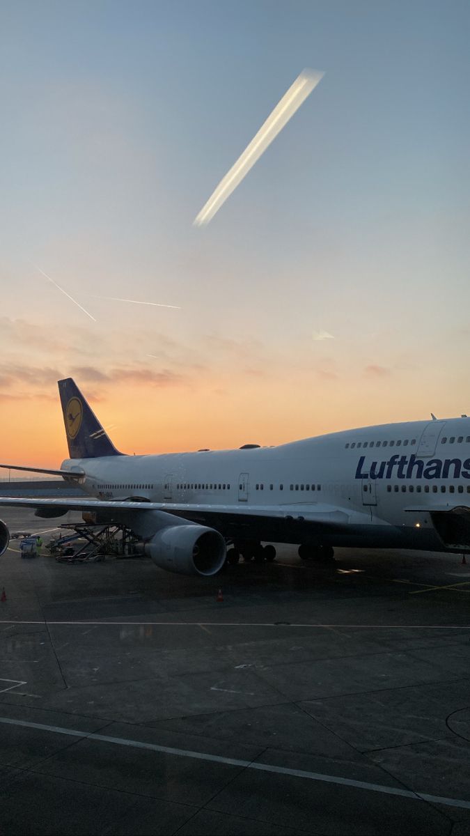 675x1200 Airplane in flight photo. Airplane in flight scenery, Airplane in flight aesthetic, Travel aesthetic plane