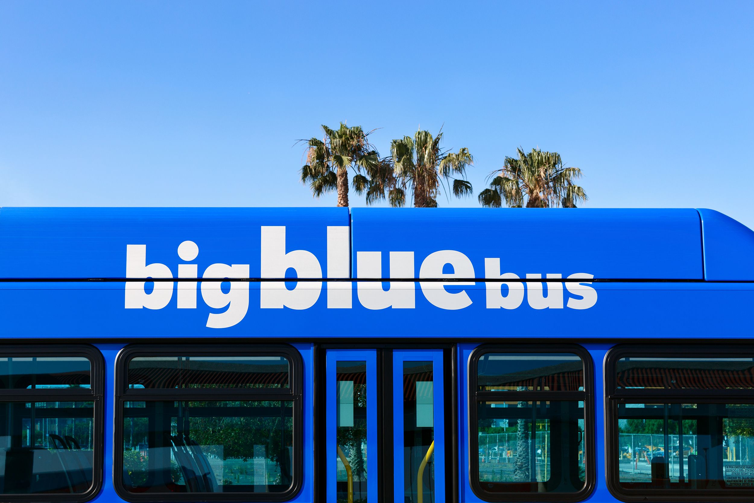 2500x1667 Press Kit Blue Bus