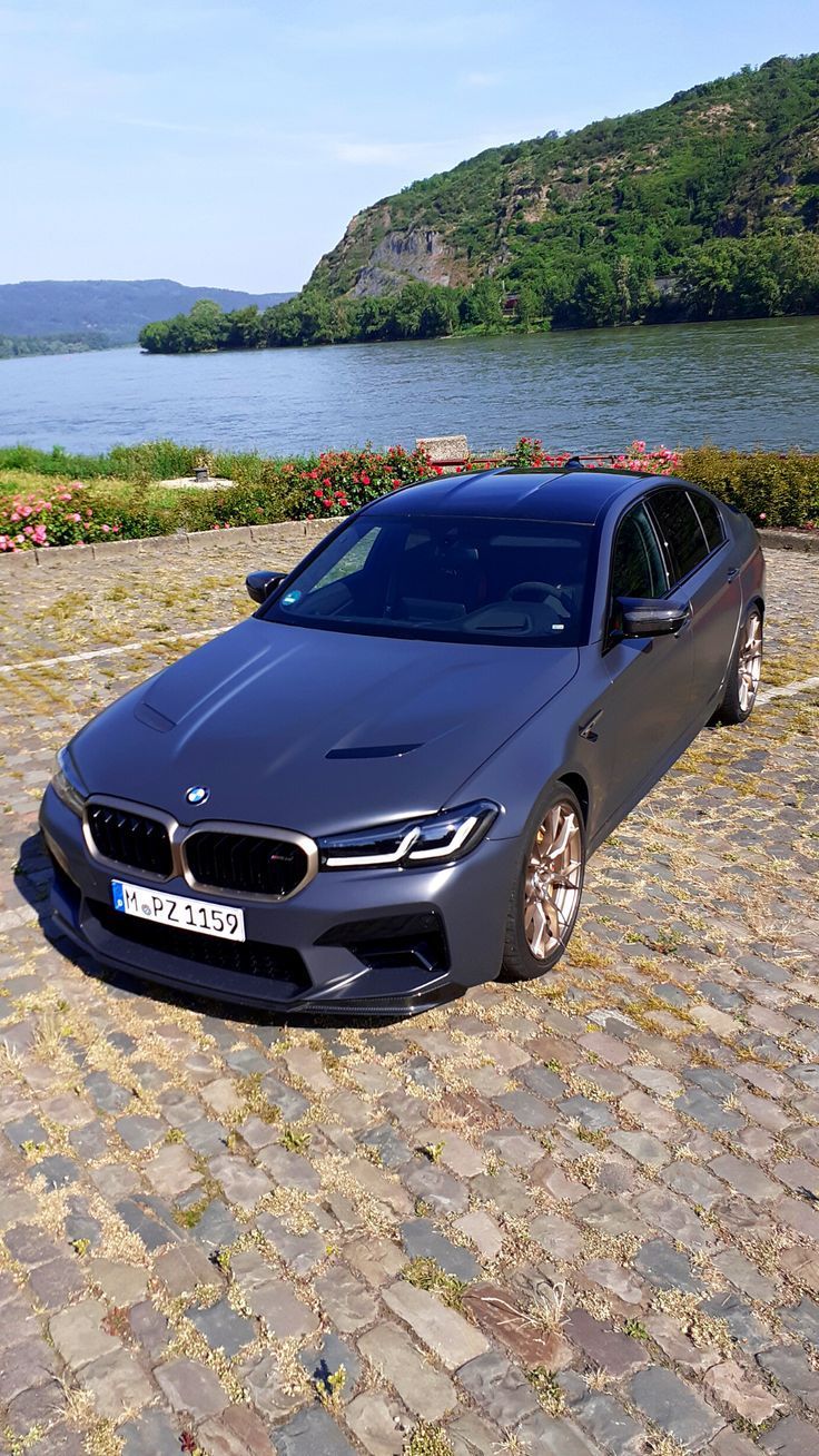 736x1308 Wallpaper BMW M5 CS