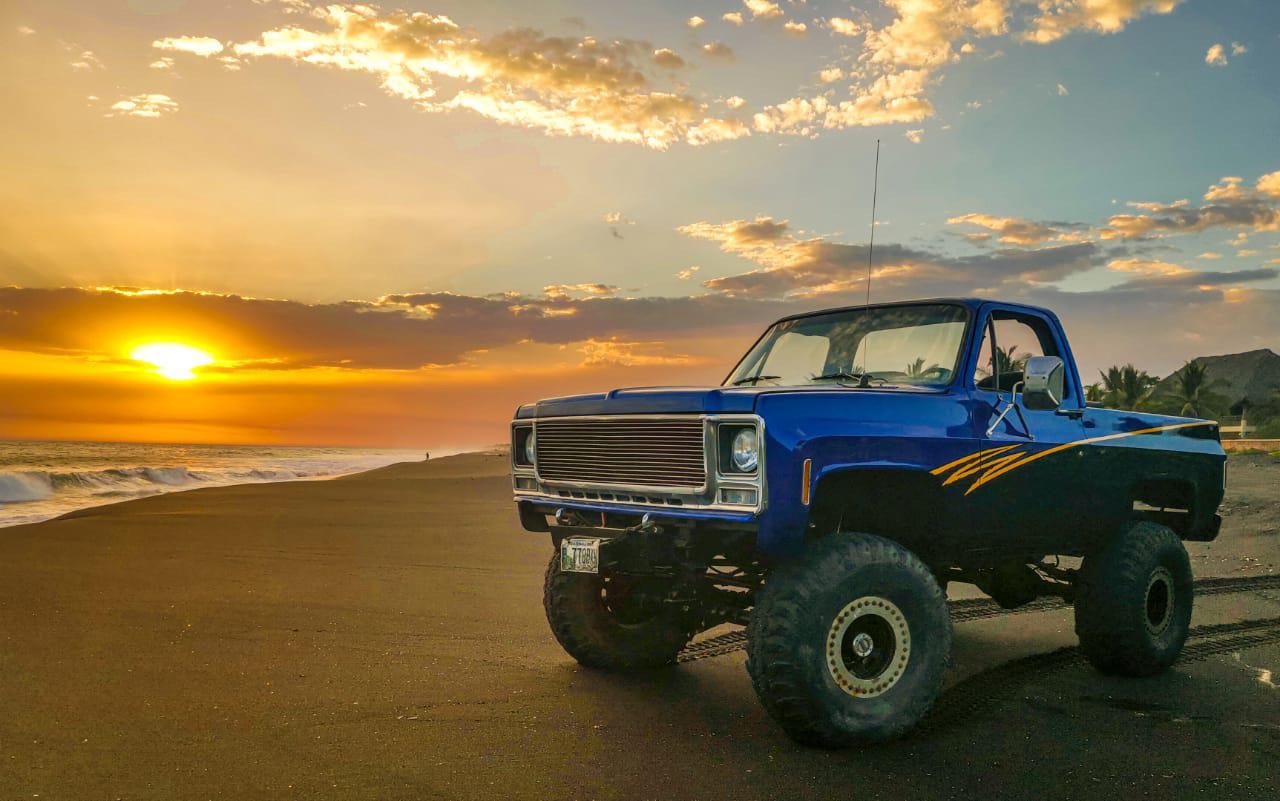 1280x801 Custom Lifted Chevy Blazer