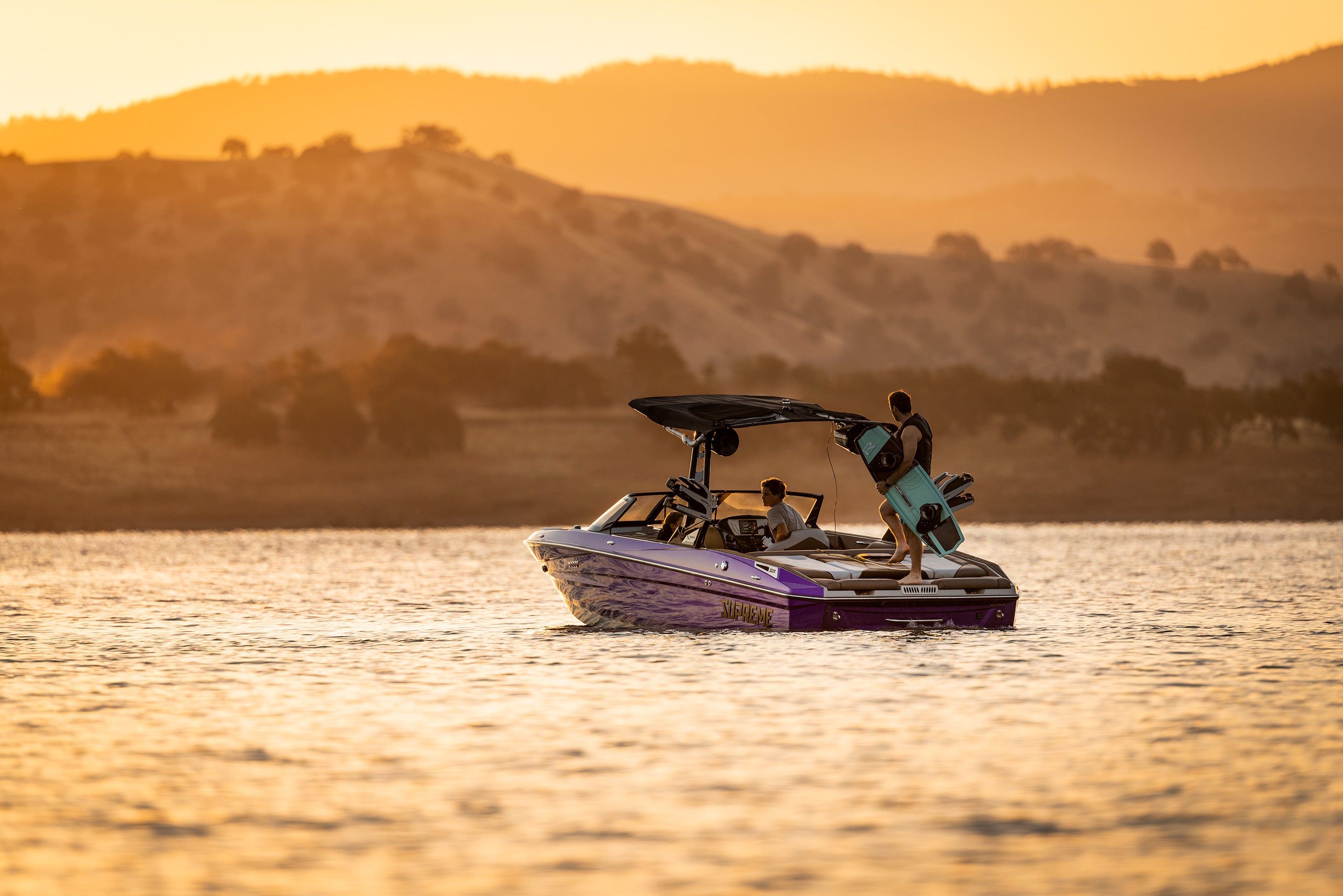 2880x1921 Supreme Boats