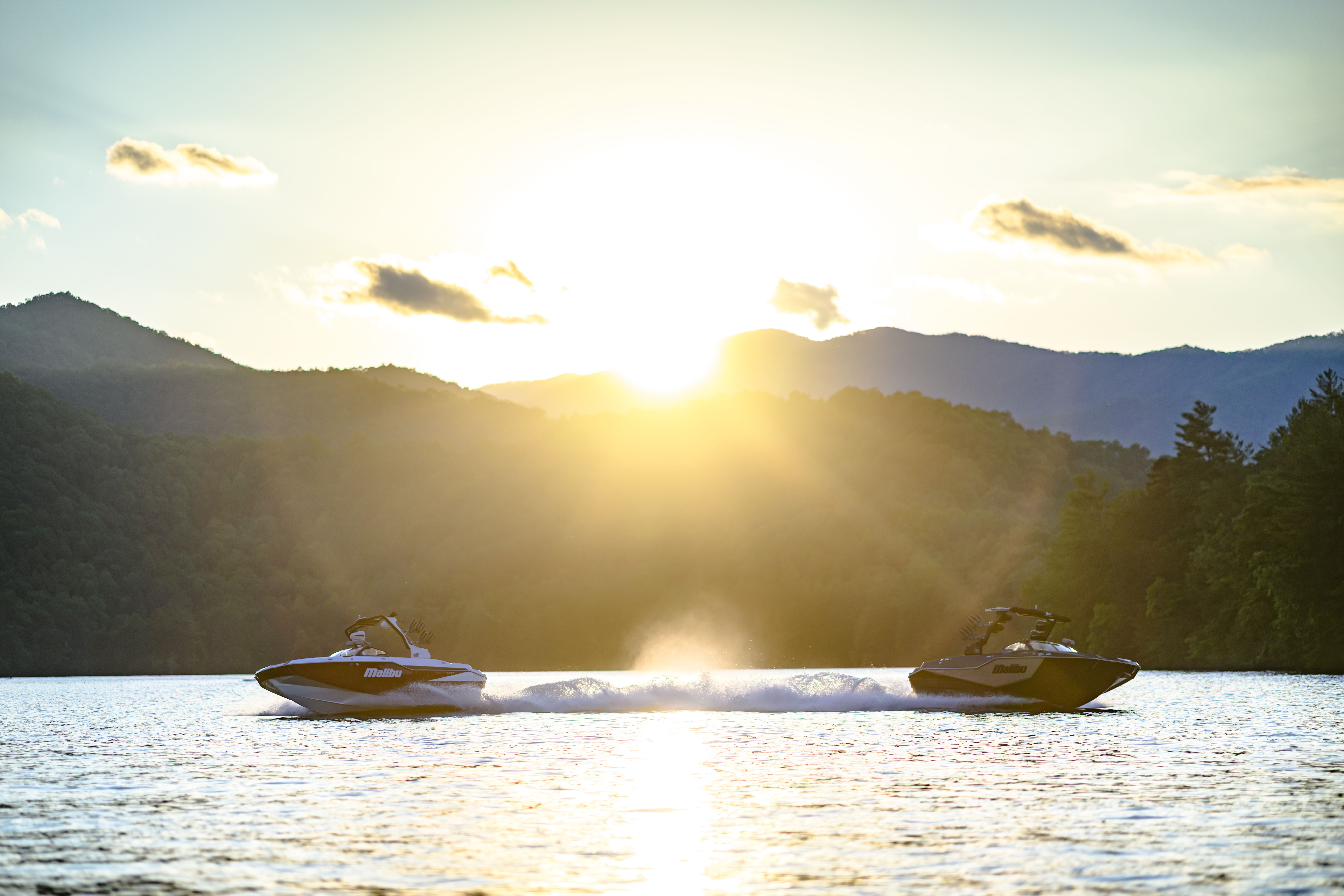 8256x5504 Why Buying a Boat at the Boat Show Is the Smartest Move