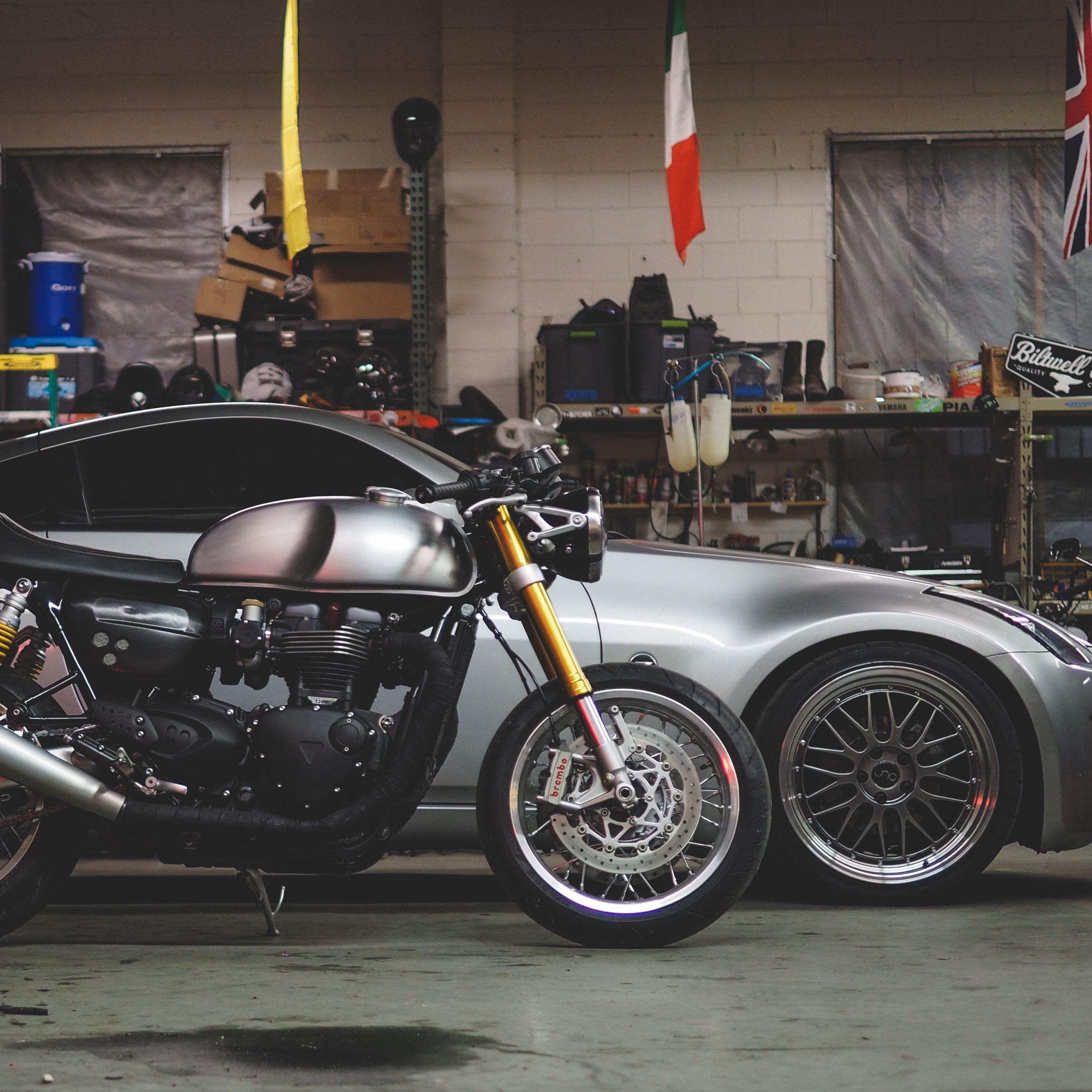2780x2780 Motorcycle Garage Wallpaper