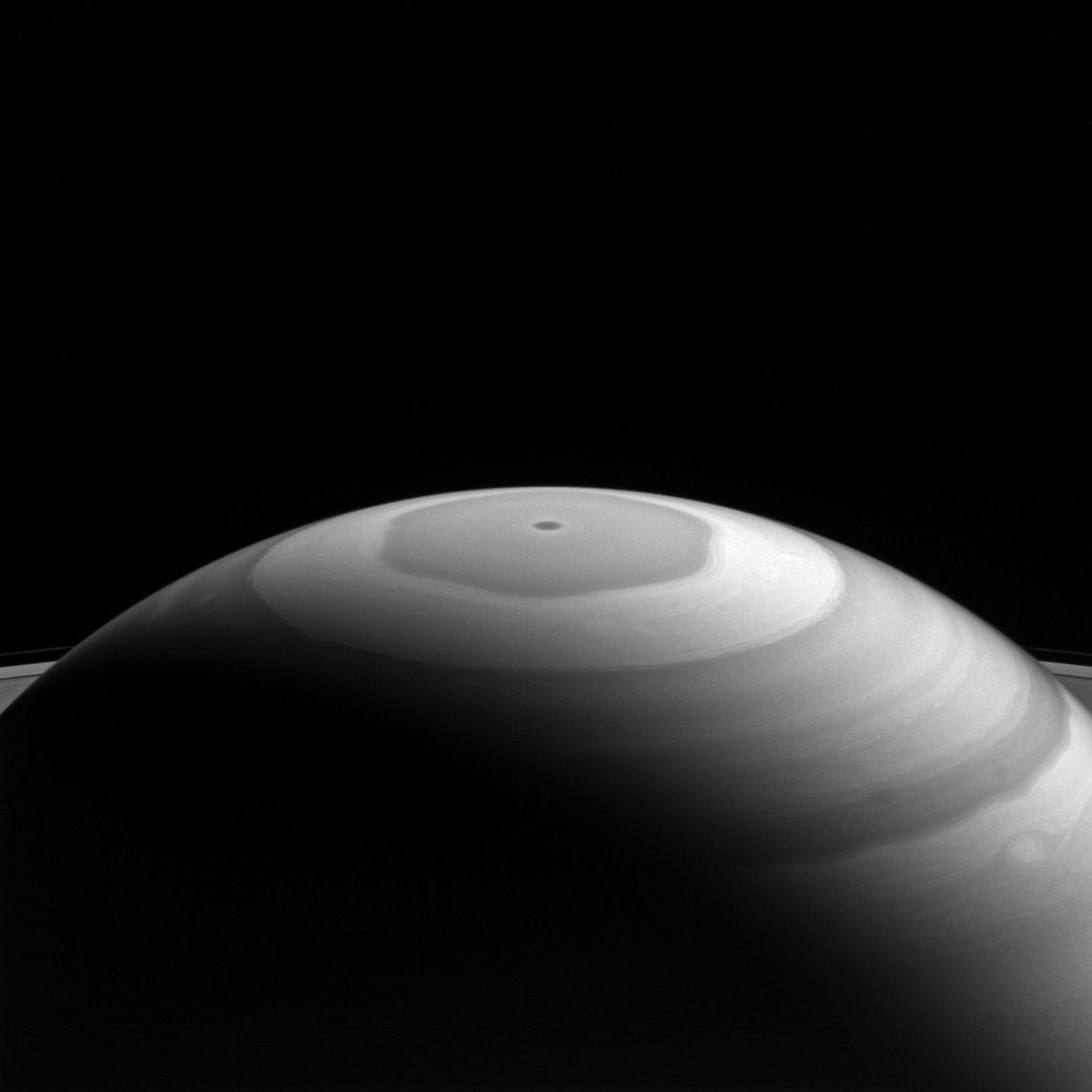 1041x1041 Bizarre Hexagon on Saturn Shines in Spectacular NASA Photo
