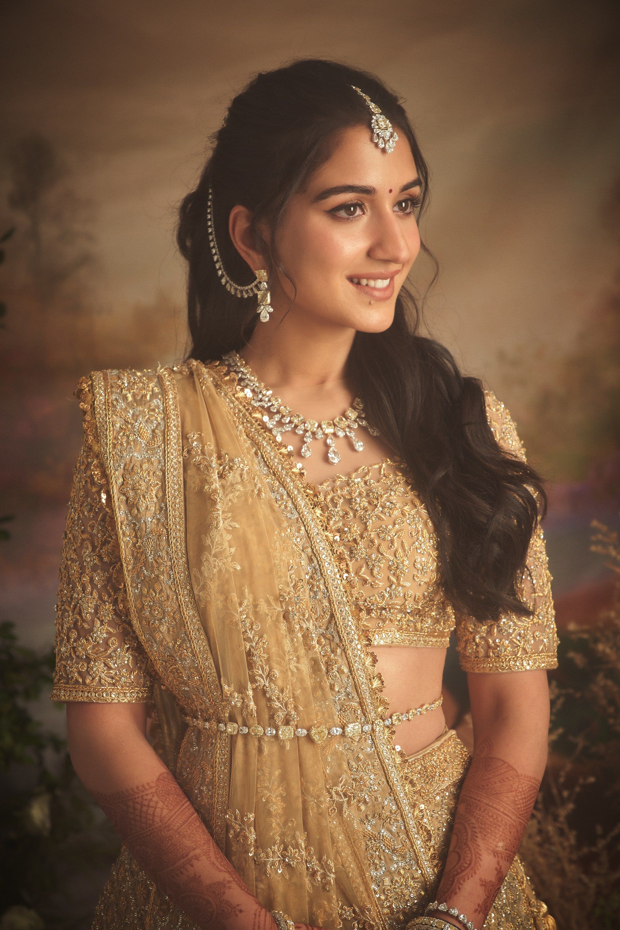 2040x3060 Radhika Merchant Wallpaper