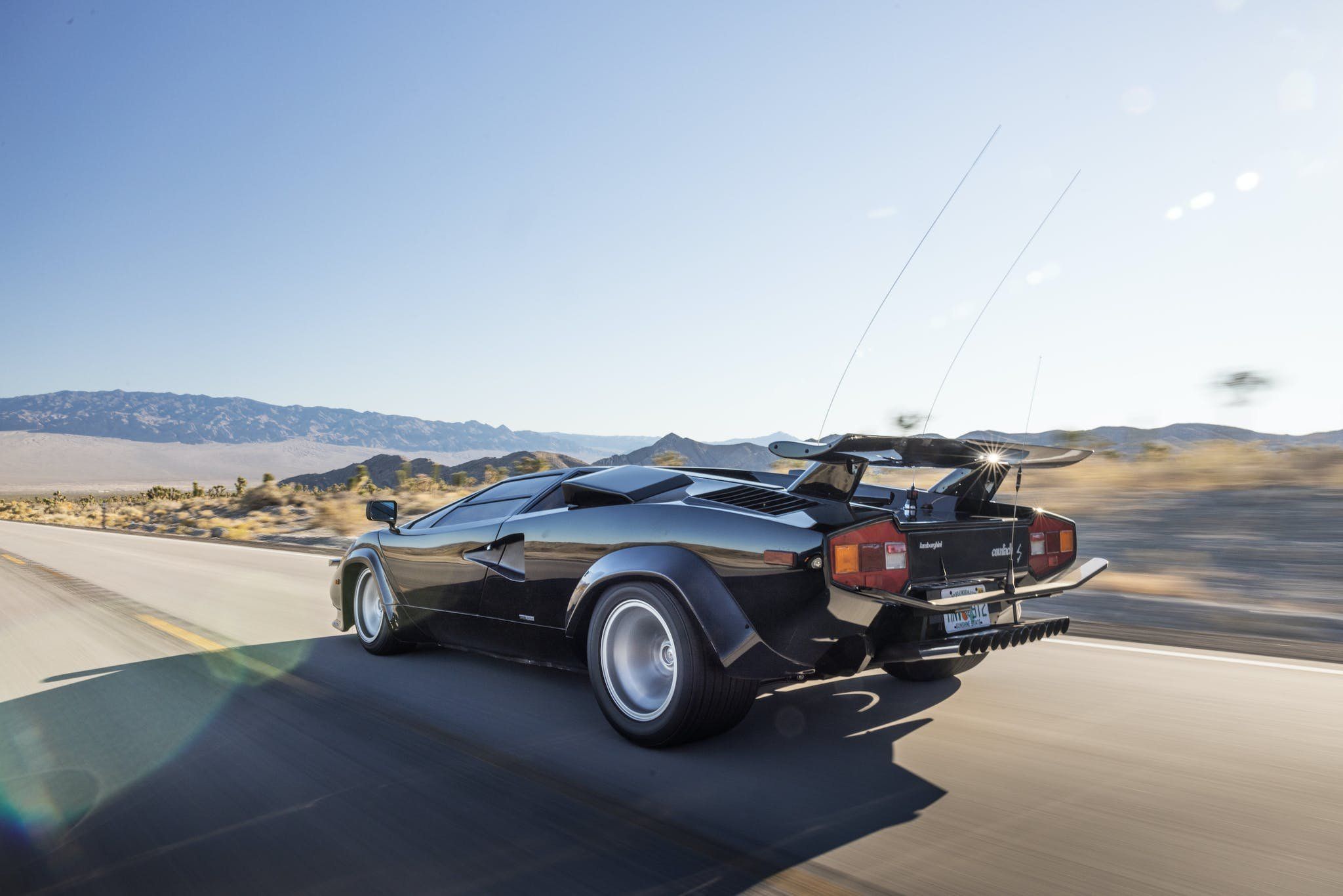 2048x1366 Cannonball Run Countach Roars Back