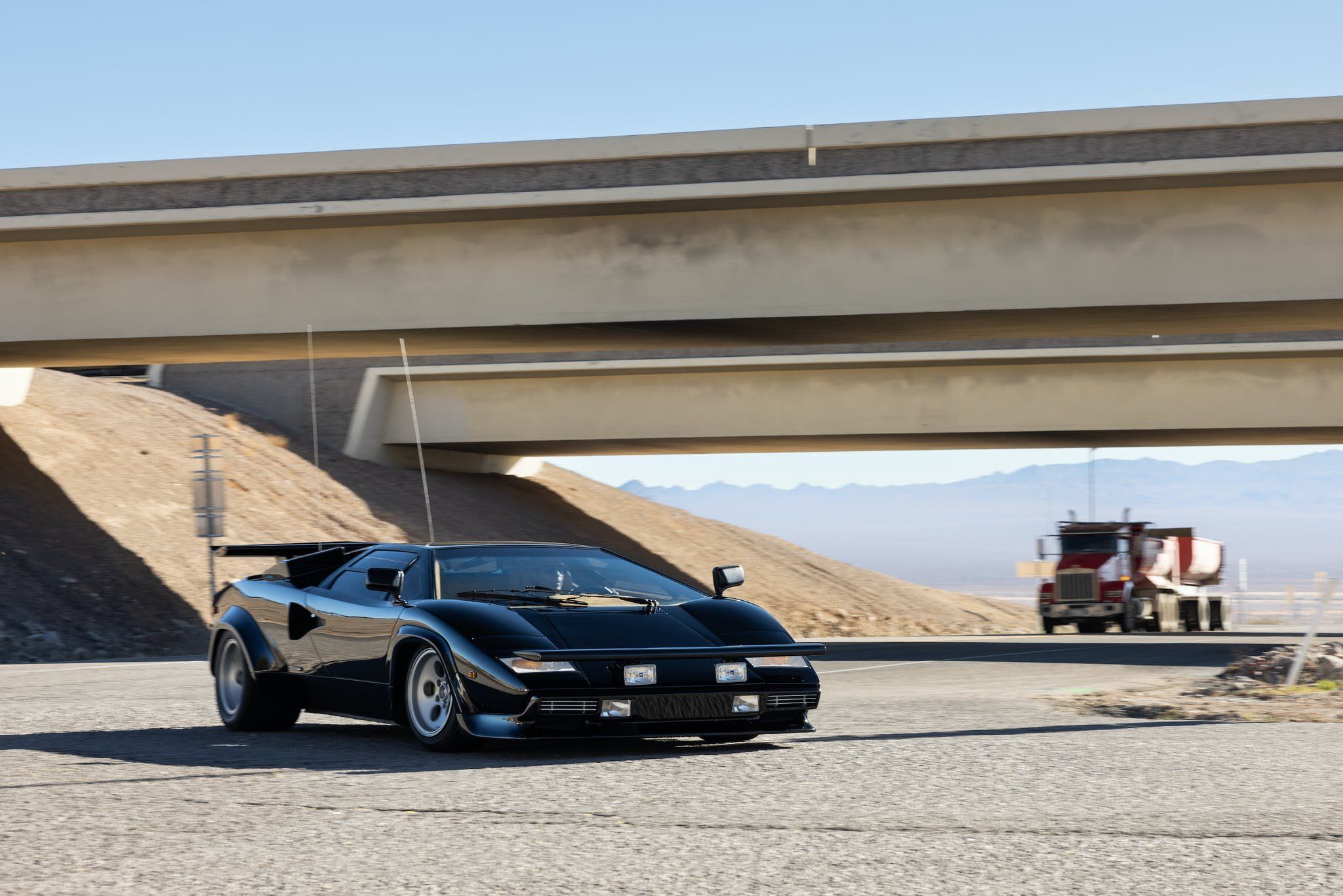 2048x1366 Cannonball Run Countach Roars Back