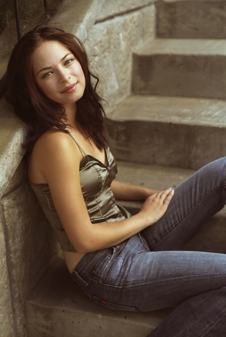 736x1096 Lana Lang / Kristin Kreuk