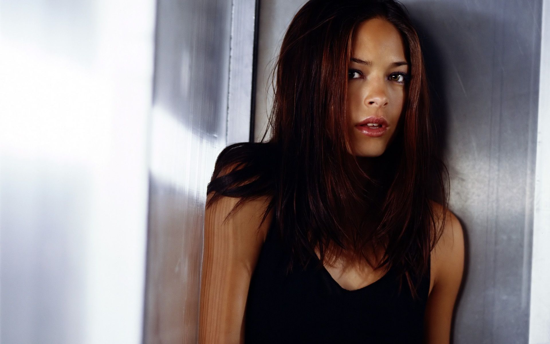 1920x1200 Kristin Kreuk Wallpaper and Background: Free HD Download