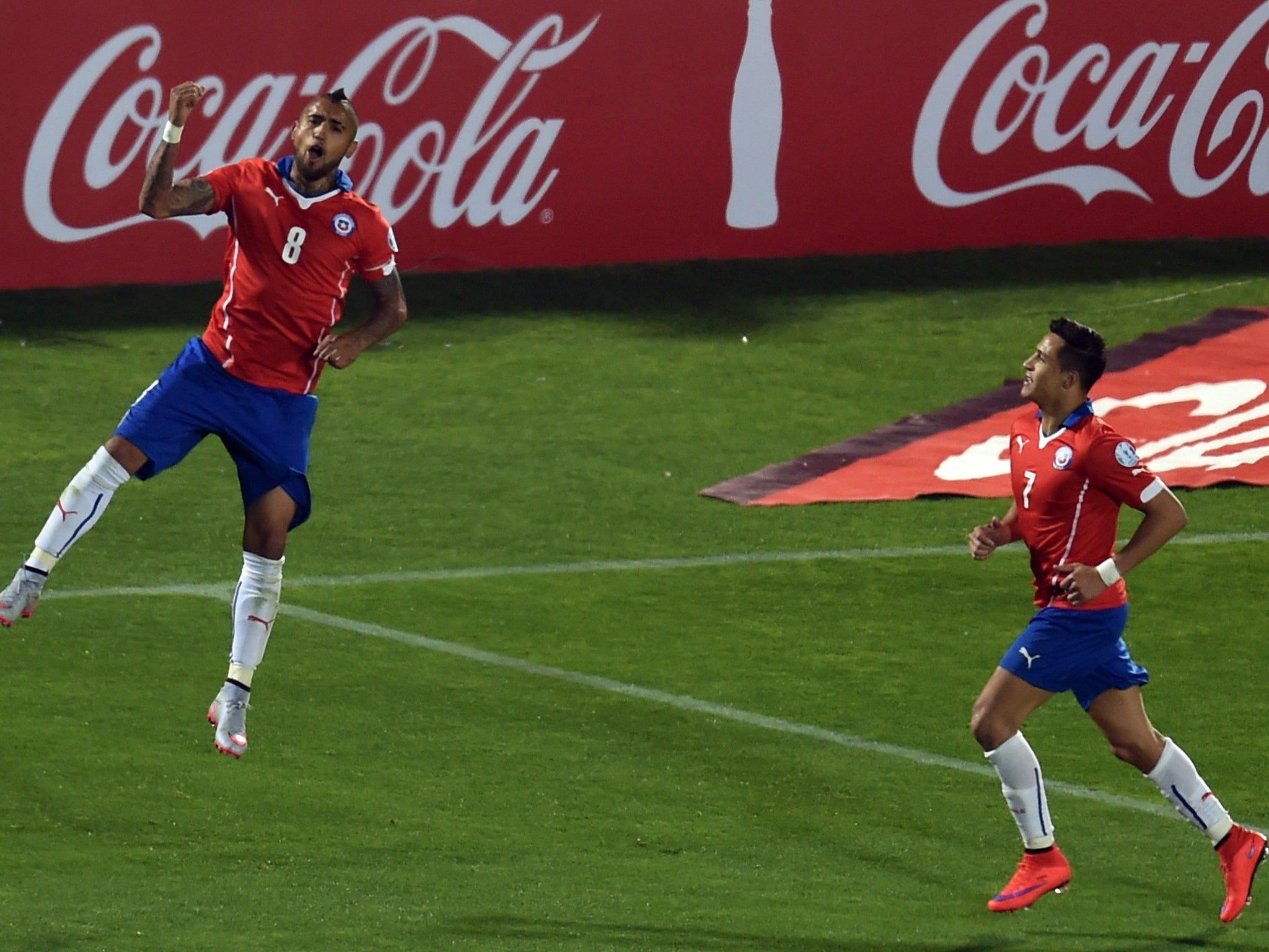 2048x1536 Copa America 2015: Chile vs Ecuador match report Vidal and Eduardo Vargas on target as hosts win tournament opener