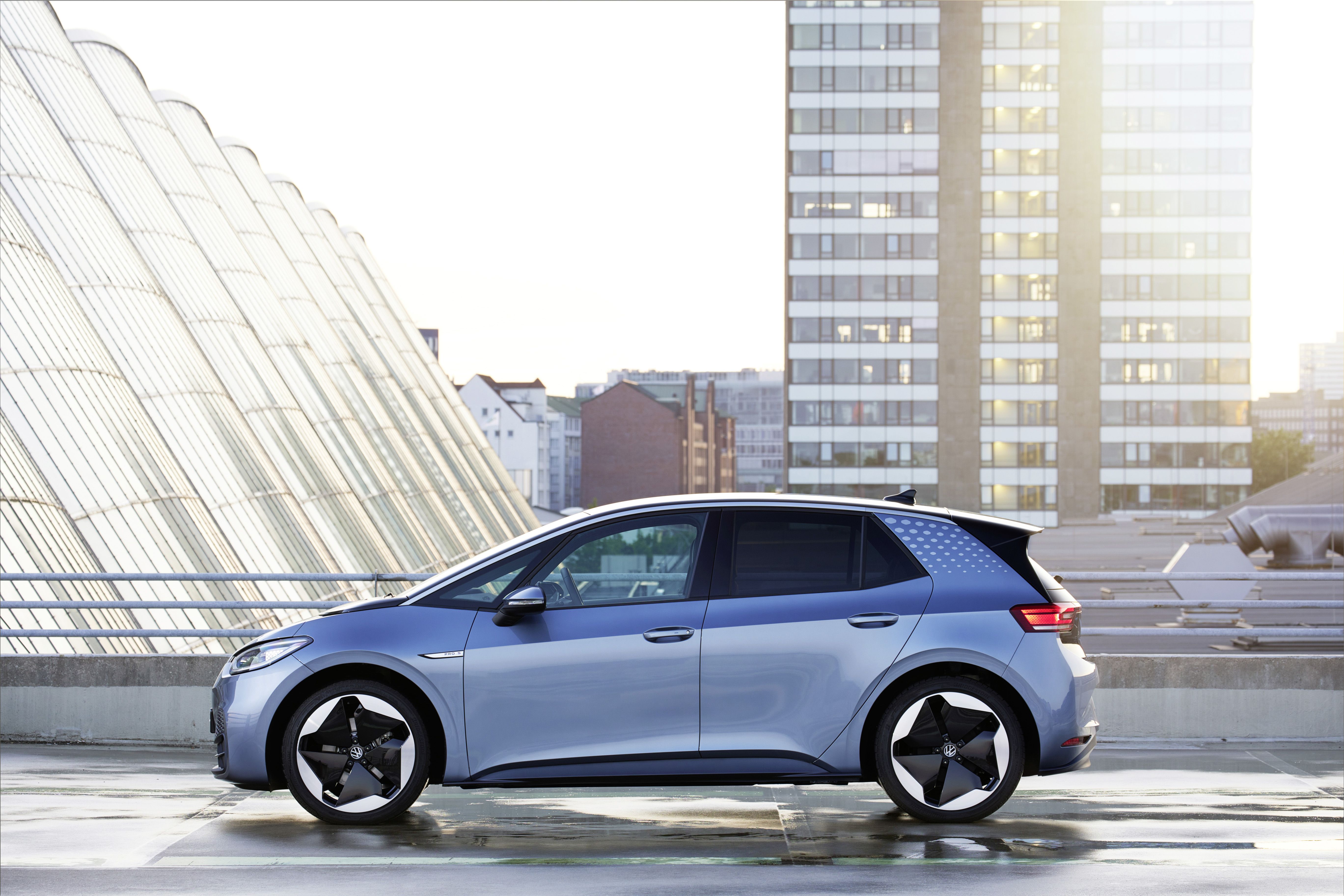 5474x3651 Download Compact Car Electric Car Volkswagen ID.3 Pro S Vehicle Volkswagen ID.3 4k Ultra HD Wallpaperx3651