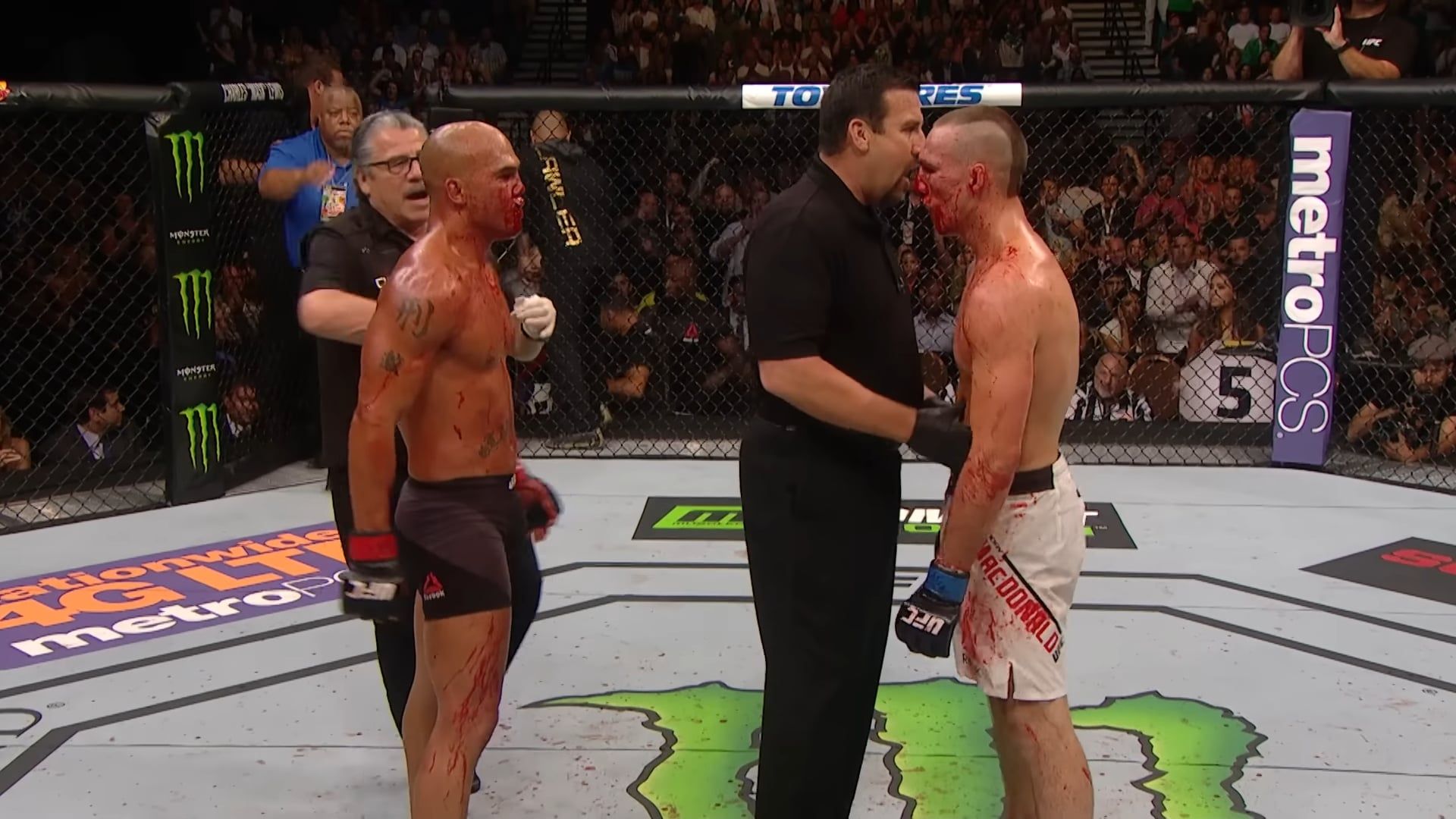 1920x1080 Classic Moment Robbie Lawler and Rory MacDonald stare each other down at the end of the round