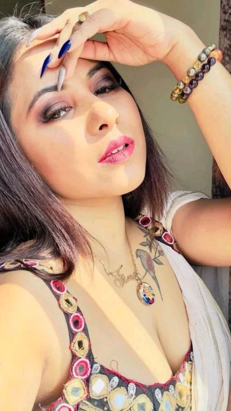736x1308 Tina Nandi