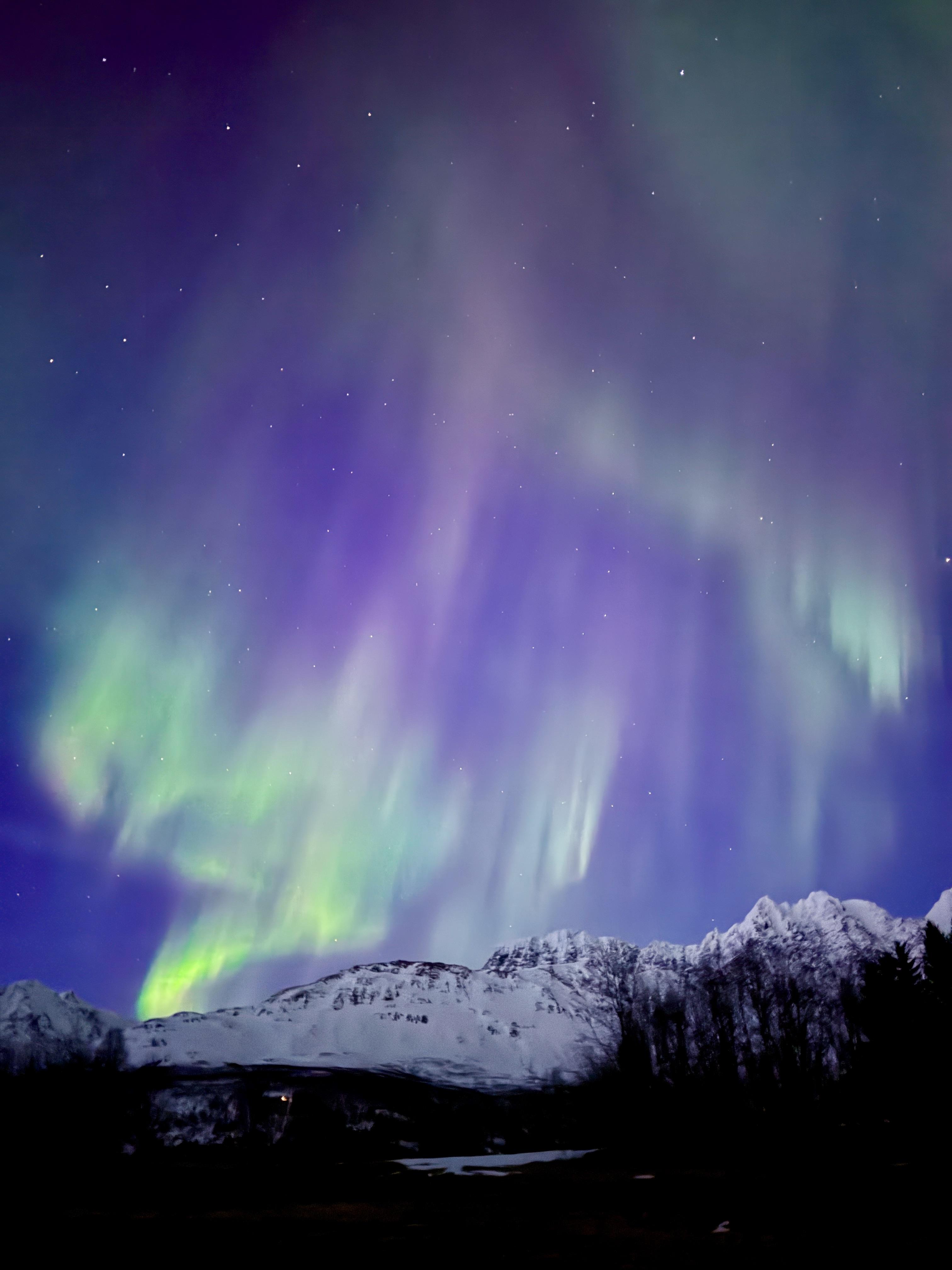 3024x4032 First time witnessing Northern Lights to Tromsø, 7th April 2026