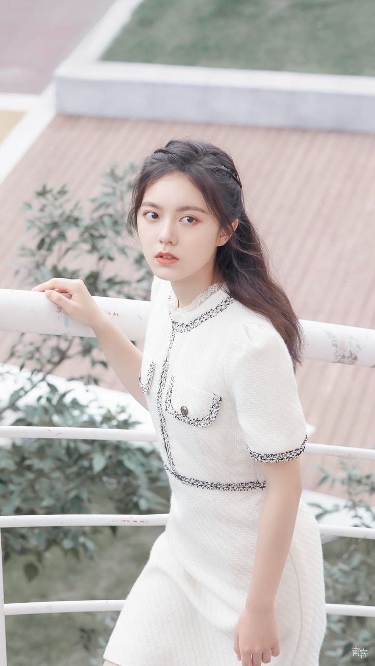 736x1308 Zhang yuxi outfits. Wu zhao hua, Zhou ye outfits, Parisian chic tweed dress