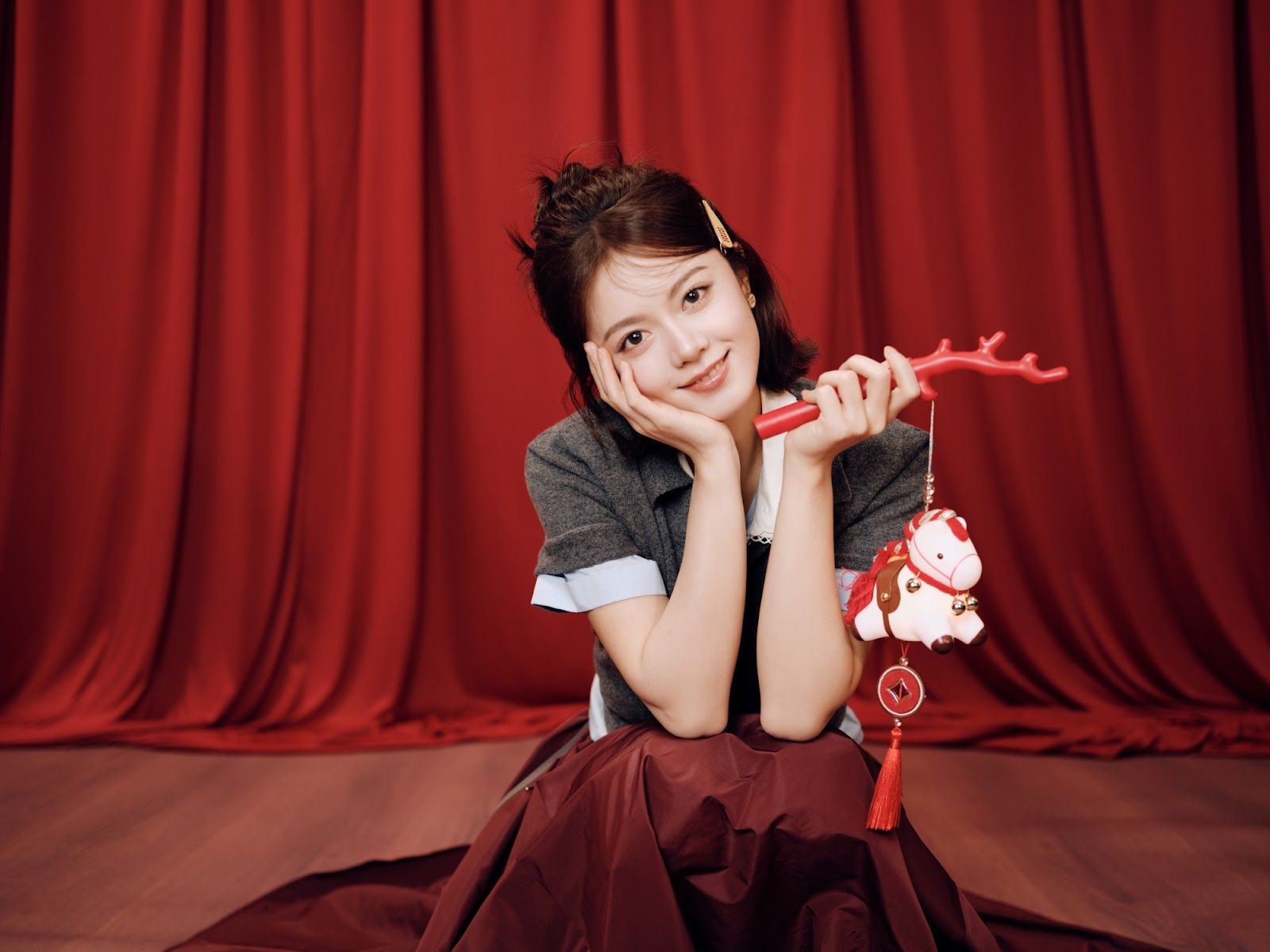 1600x1200 China Entertainment News: Zhao Jinmai sends New Year's greetings