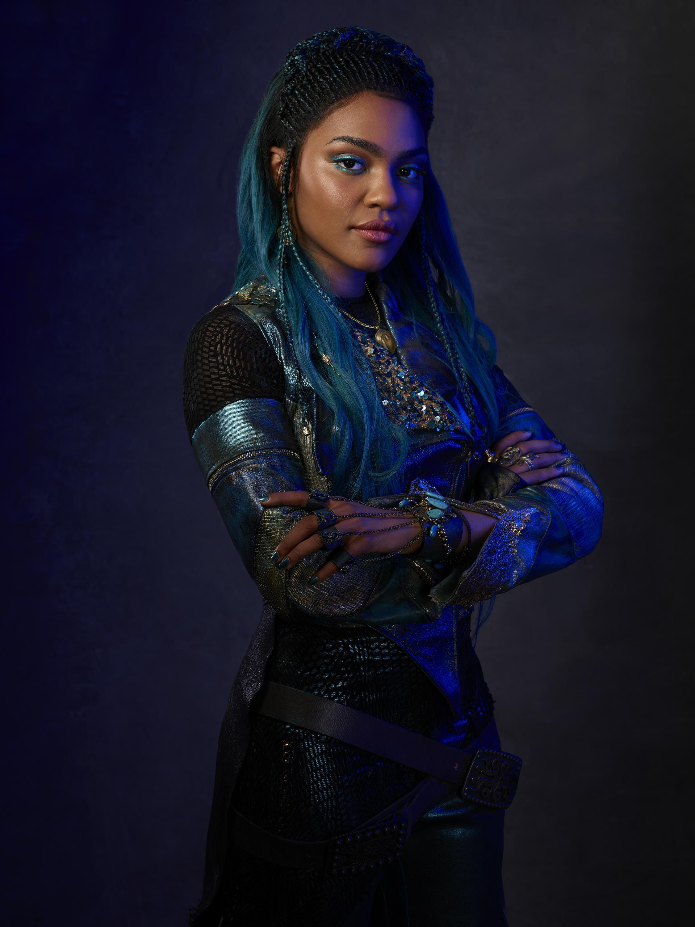 2251x3000 Descendants 3 Uma Wallpaper