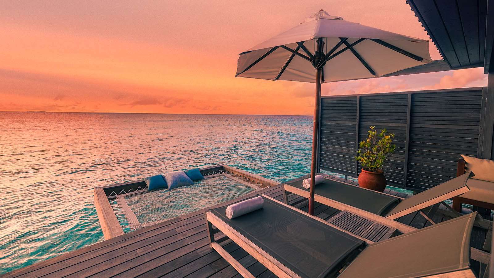 1600x900 Maldives Jacuzzi Water Villas Water Bungalows