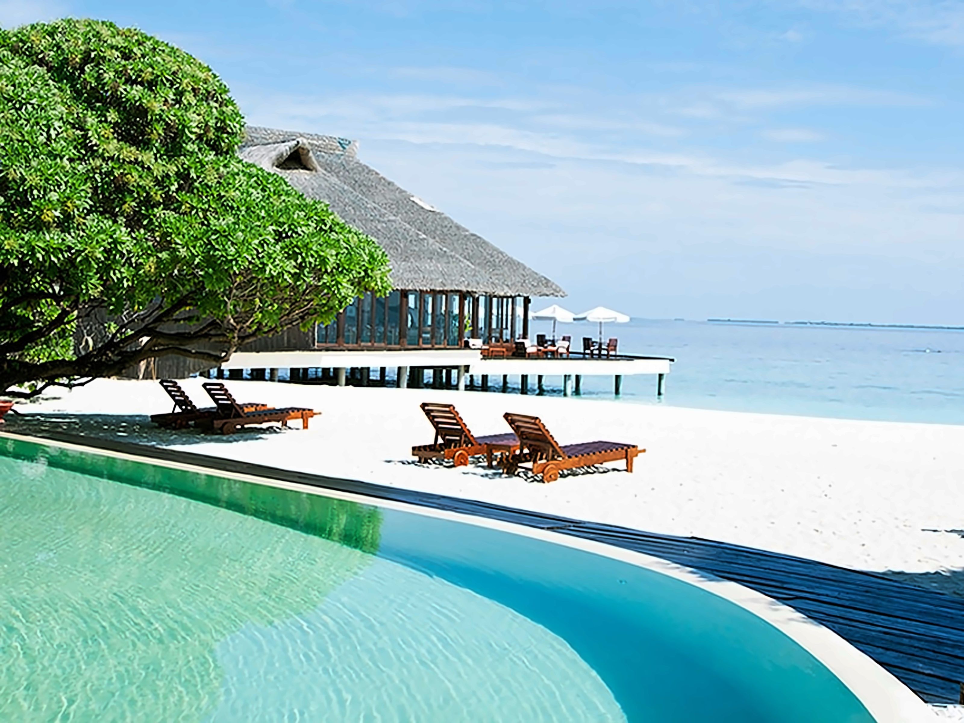 3200x2400 Adaaran Prestige Water Villa Meedhupparu Baa Atoll Maldives photo, price for the vacation from Join Up!