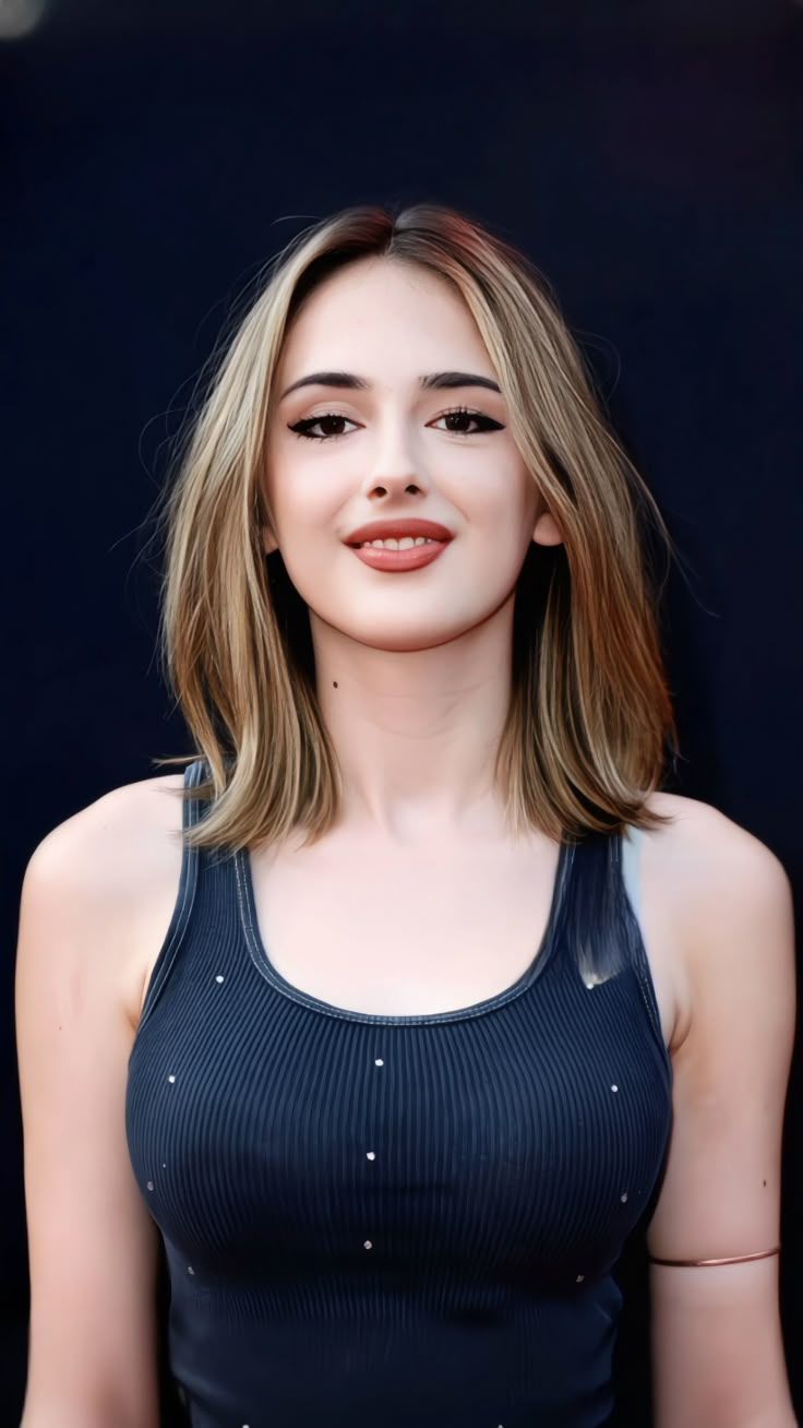 736x1308 Julia Butters