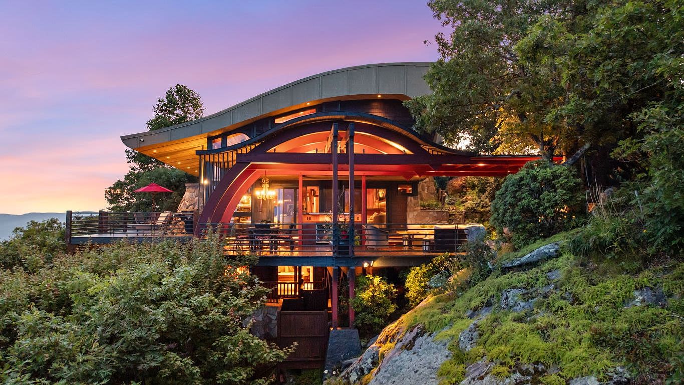 1366x768 Week in Review: Mountain Homes, Country Estates, and Rock Star Mansions
