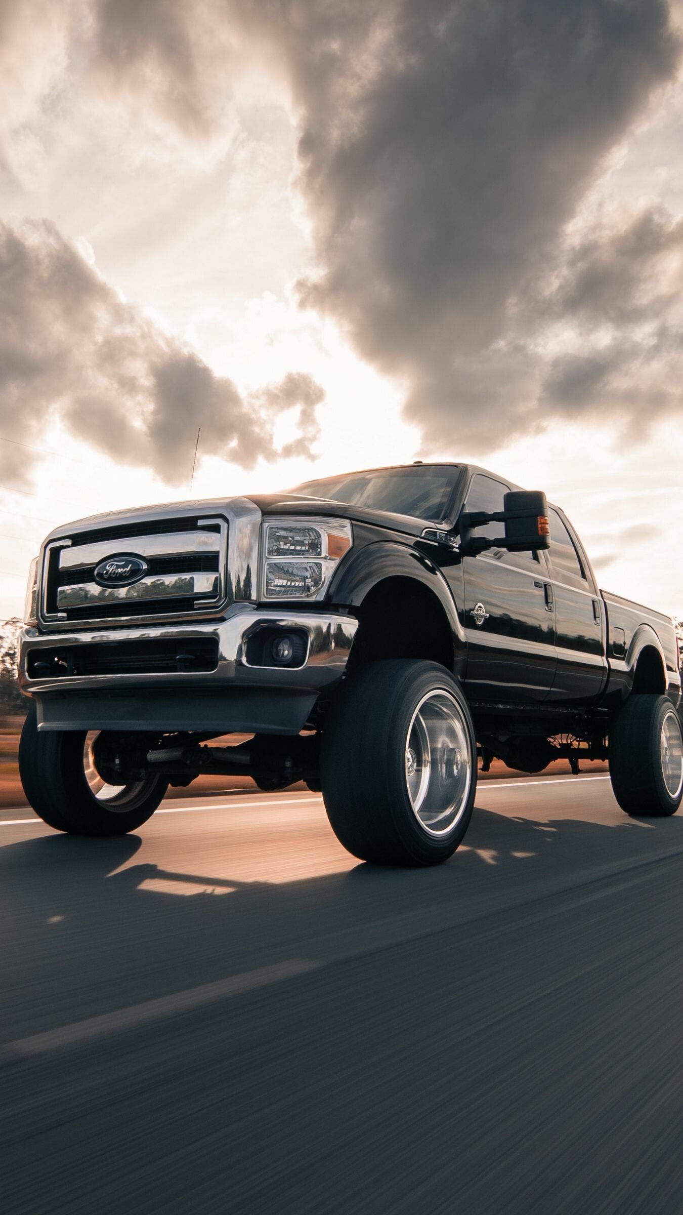 1350x2400 GMC Sierra Wallpaper