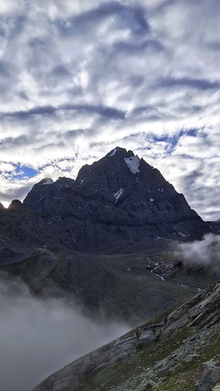 736x1308 Manimahesh Kailash peak