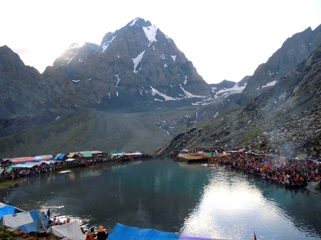1024x768 Shree Manimahesh Travels