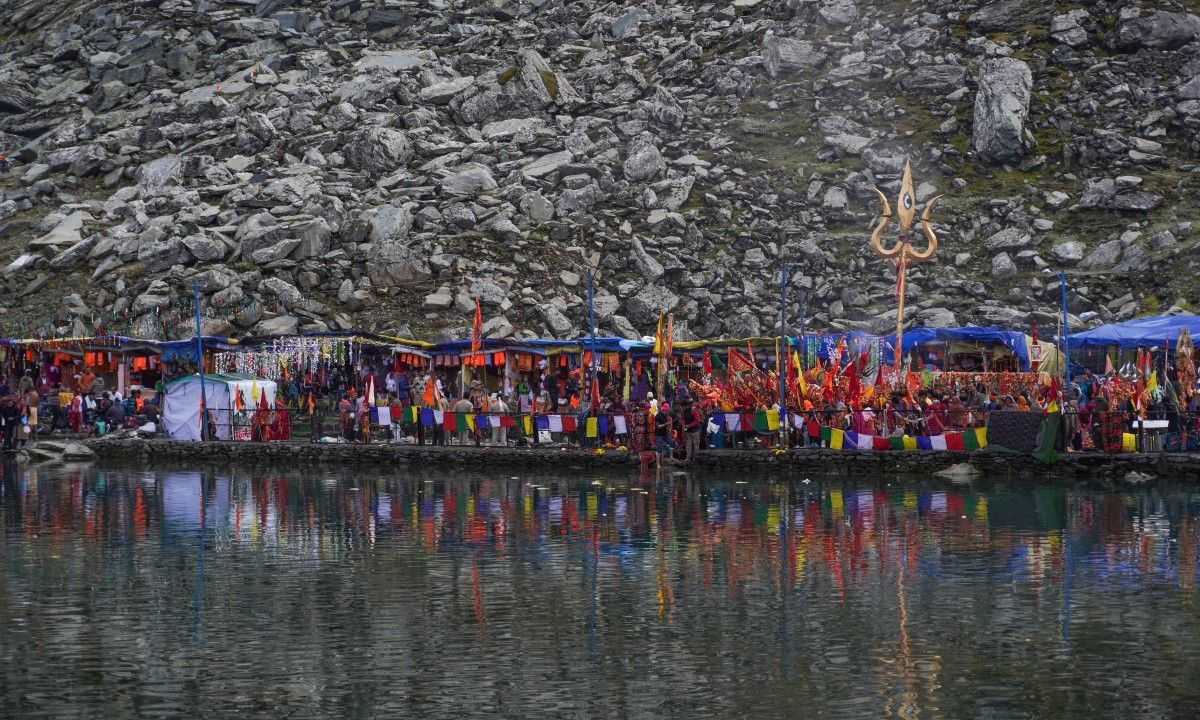 1200x720 VMRK Serving pilgrims at Shri Manimahesh Yatra 2024