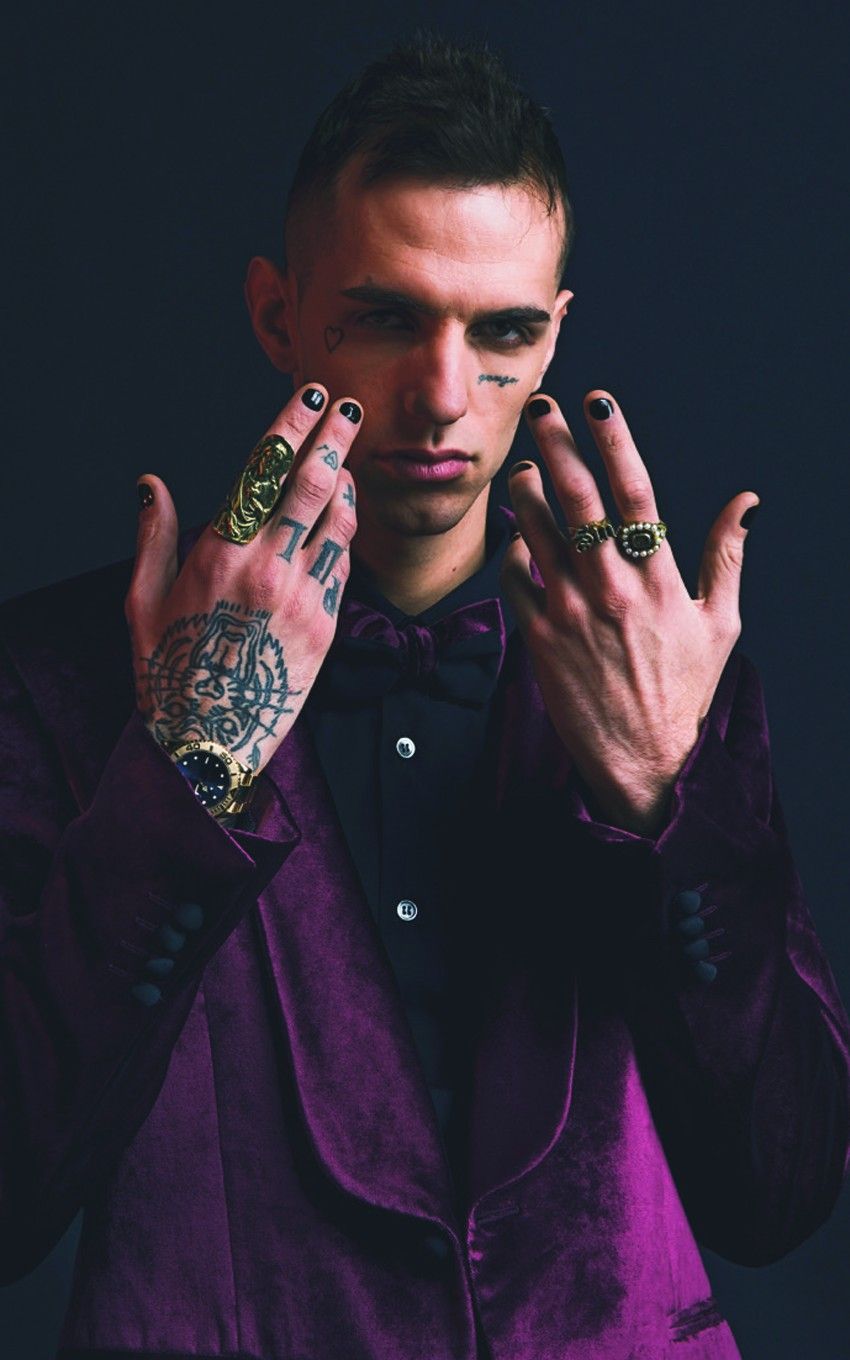 850x1360 Achille Lauro a Sanremo