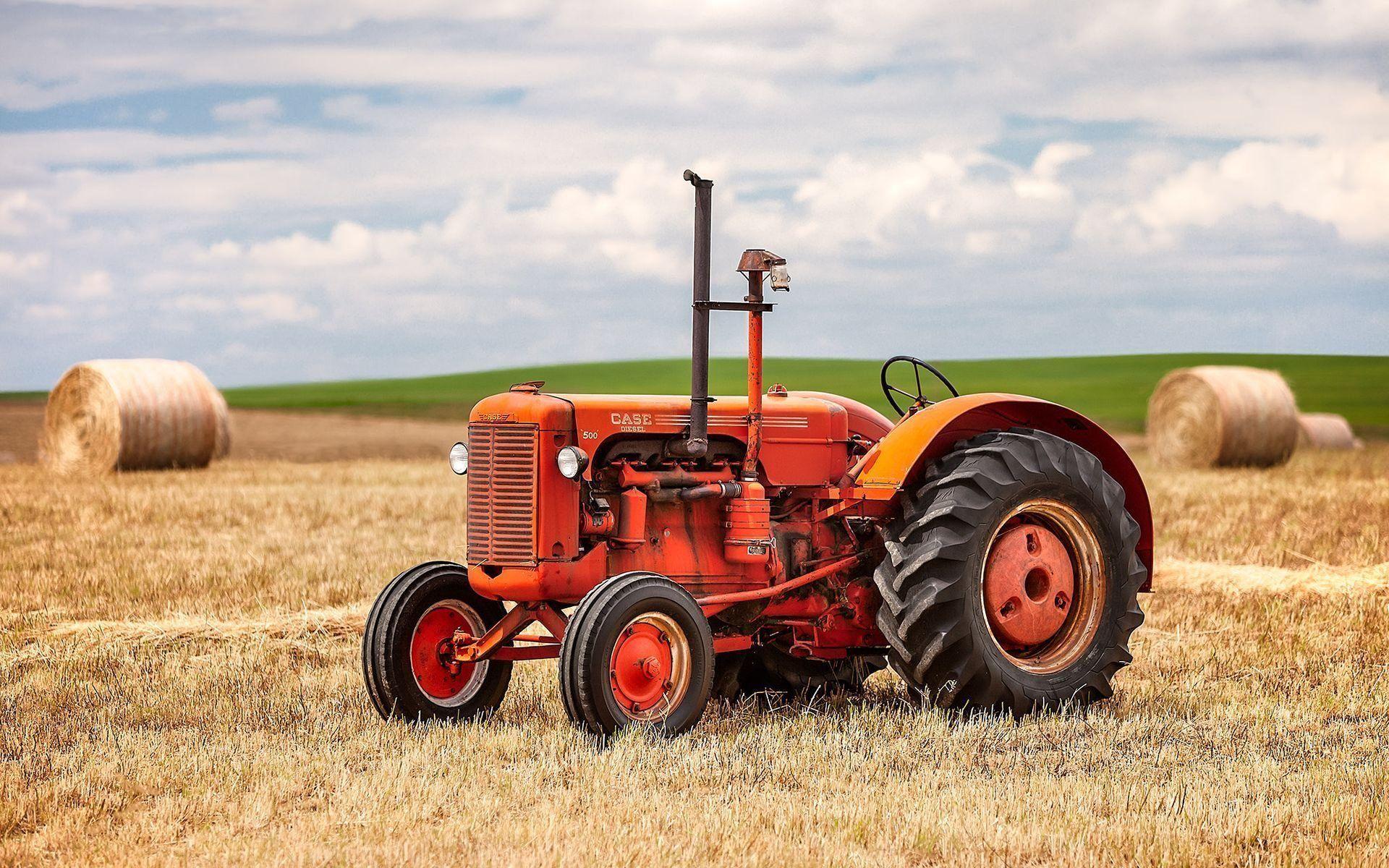 Old Tractor Wallpaper