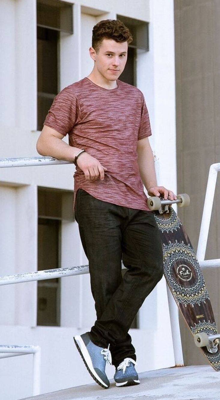733x1333 Nolan gould. Luke modern family season Spencer lofranco wallpaper, Nolan gerard funk