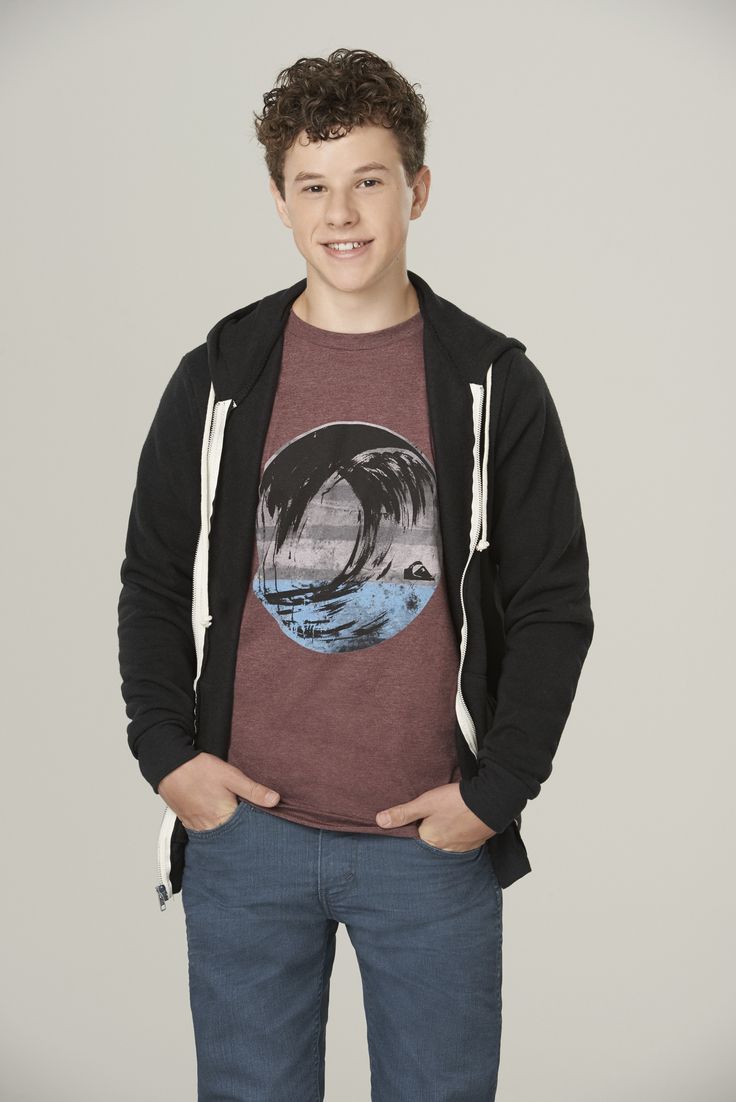 736x1102 Nolan Gould as Luke Dunphy in #ModernFamily