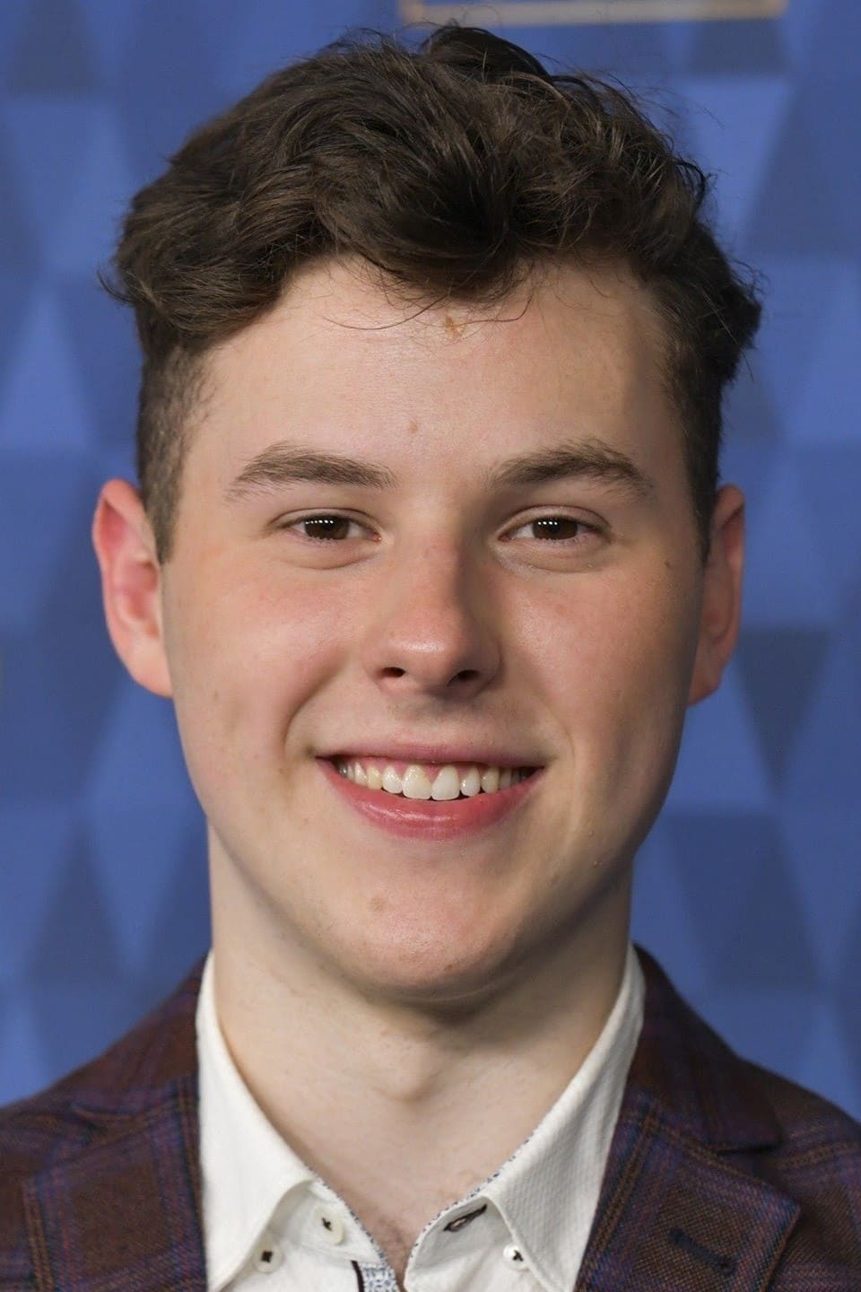 960x1440 Nolan Gould Image