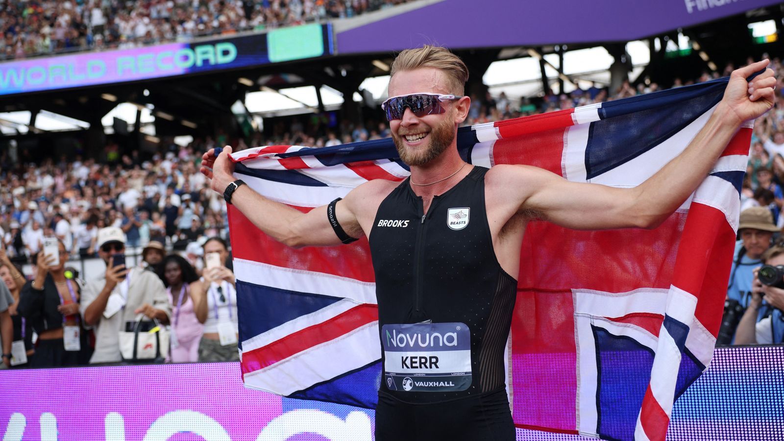 1600x900 Josh Kerr Breaks 27 Year Old Mile Record In Front Of Packed Home Crowd In London