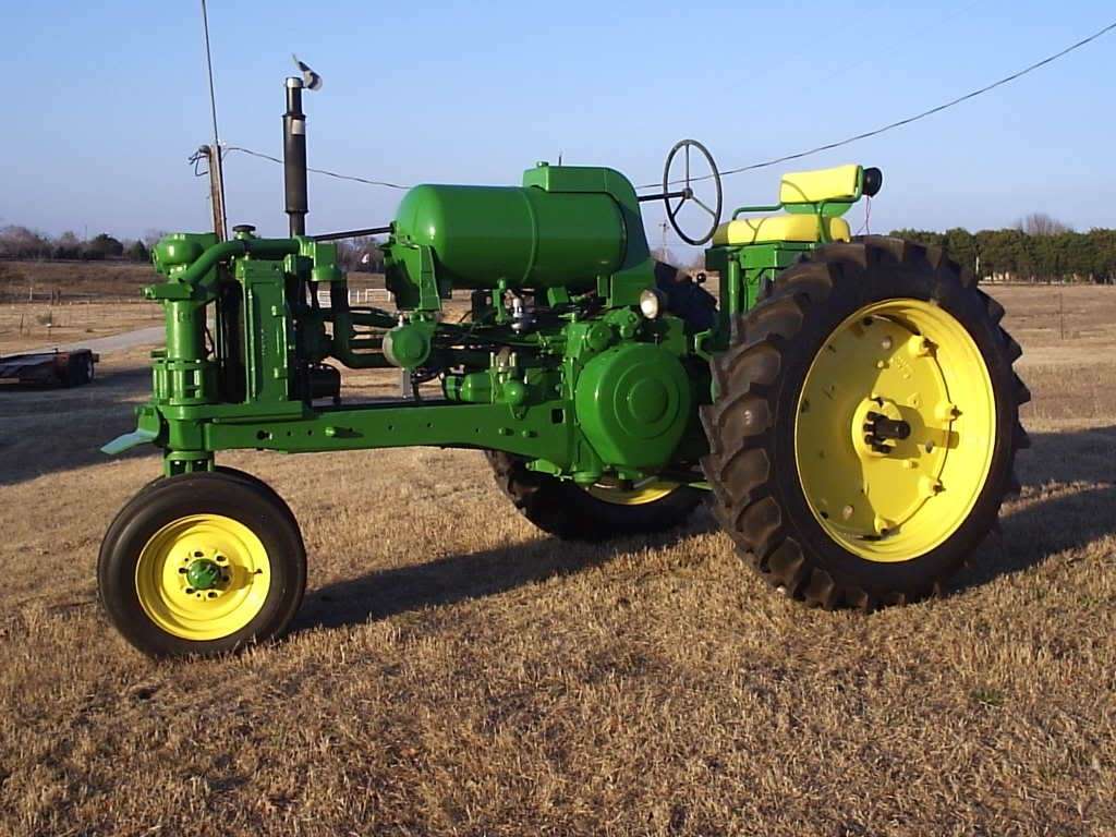 1024x768 Tractor