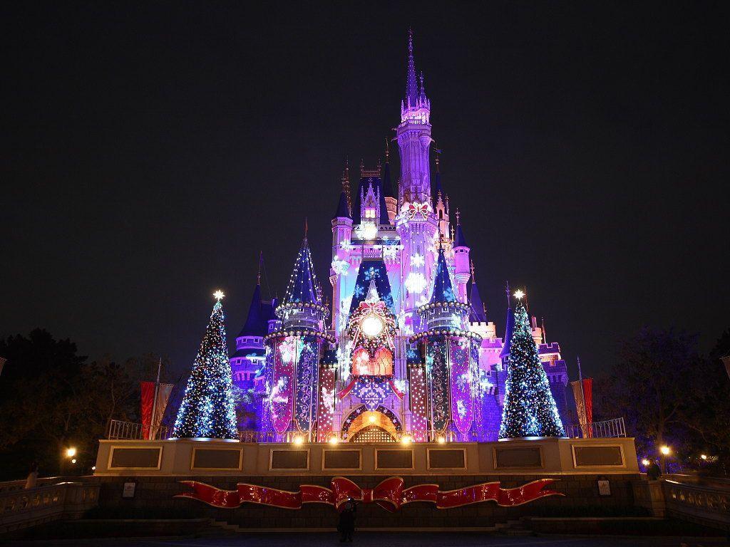 1024x768 Tokyo Disneyland's Christmas Fantasy Christmas Night. Tokyo