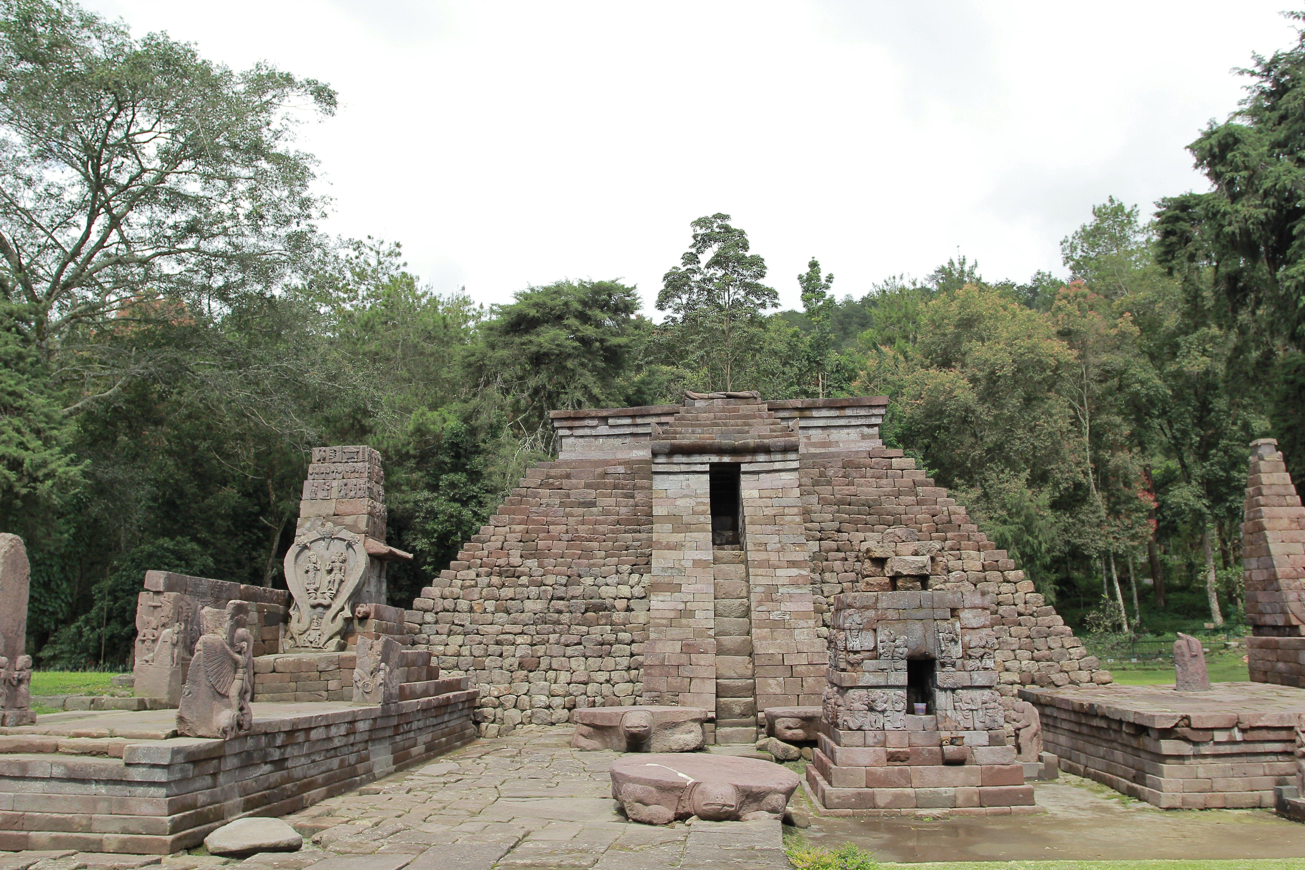 5184x3456 Religious: Sukuh Temple Located Dukuh Berjo Desa Karanganyar Region