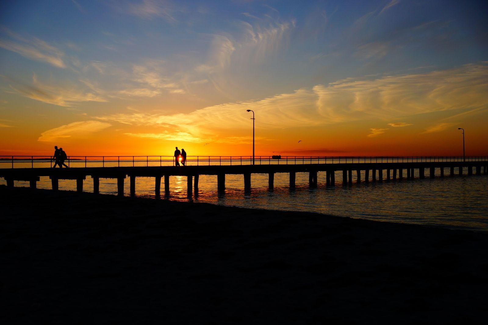 1600x1066 Sunset People Sunrise Summer Wallpaper.com. Best High Quality Wallpaper